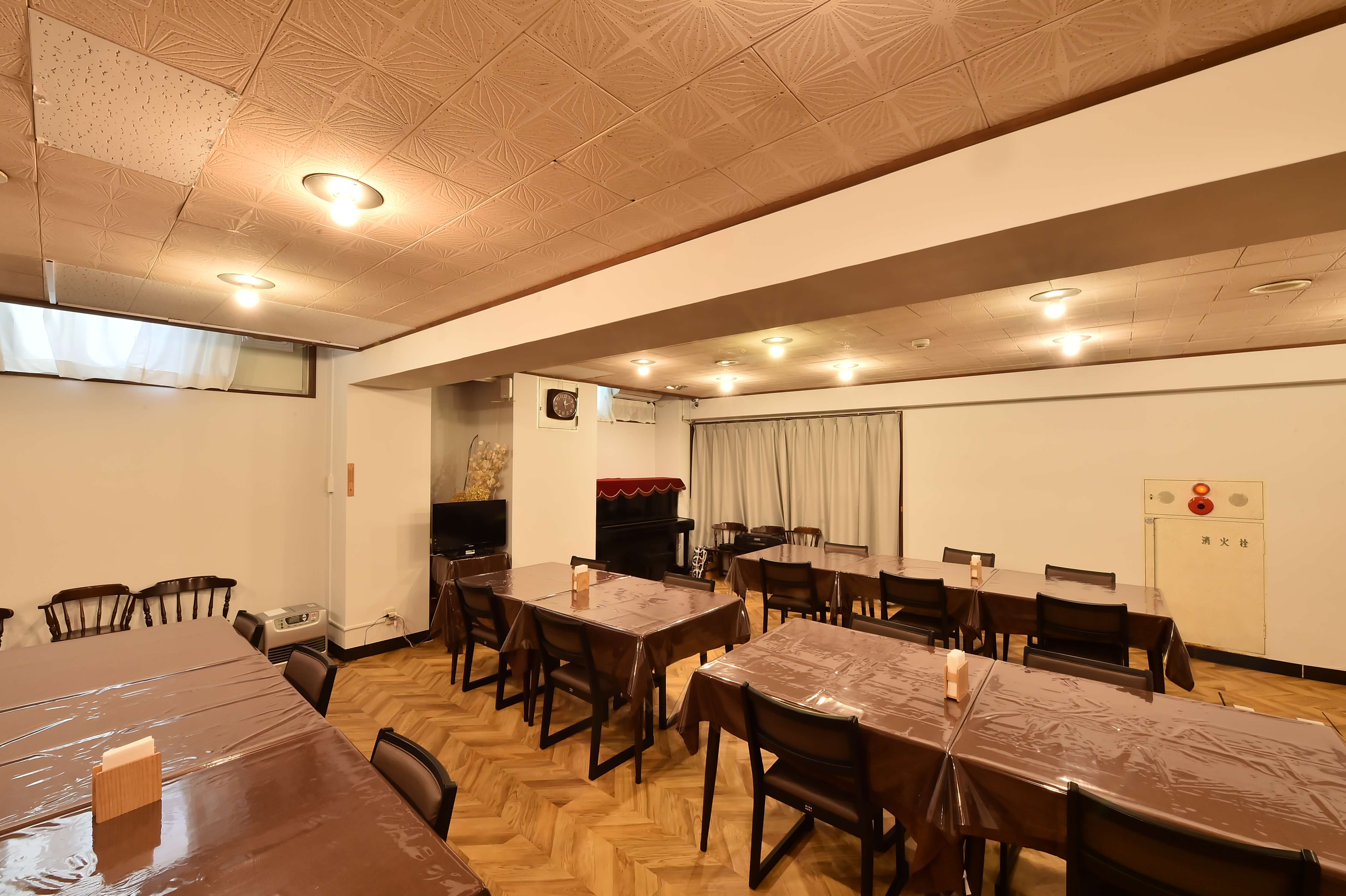 レトロ食堂の内観